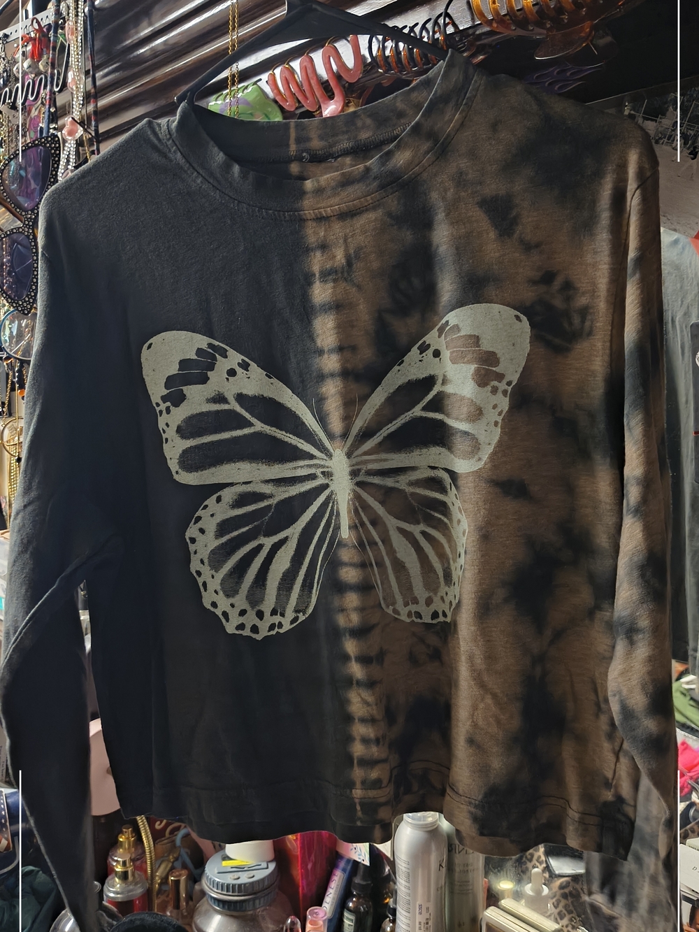 Tie-Dye Butterfly Graphic Long Sleeve Sweatshirt
